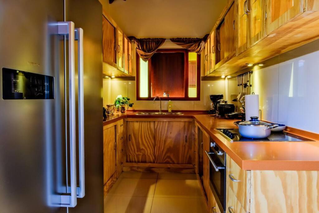 Iona'S Home: Vibrant 2Bedroom Home Near Willemstad Exterior foto